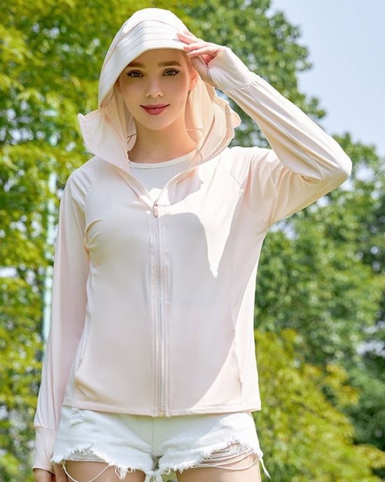 Ultraviolet nylon ice silk sunscreen jacket female 2024 spring new outdoor leisure sunwear female sunscreen skin